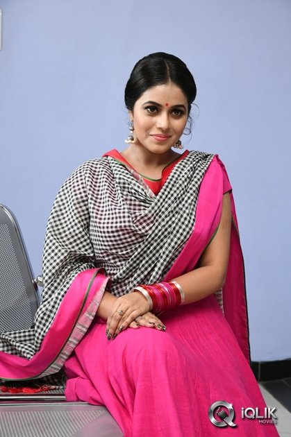 Poorna-at-Jayammu-Nischayammu-Raa-Movie-Song-Launch